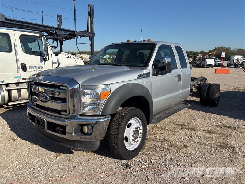 Ford F-550 4x4 Extended Cab Cab and Chassis (Inoperable 驾驶室与内部
