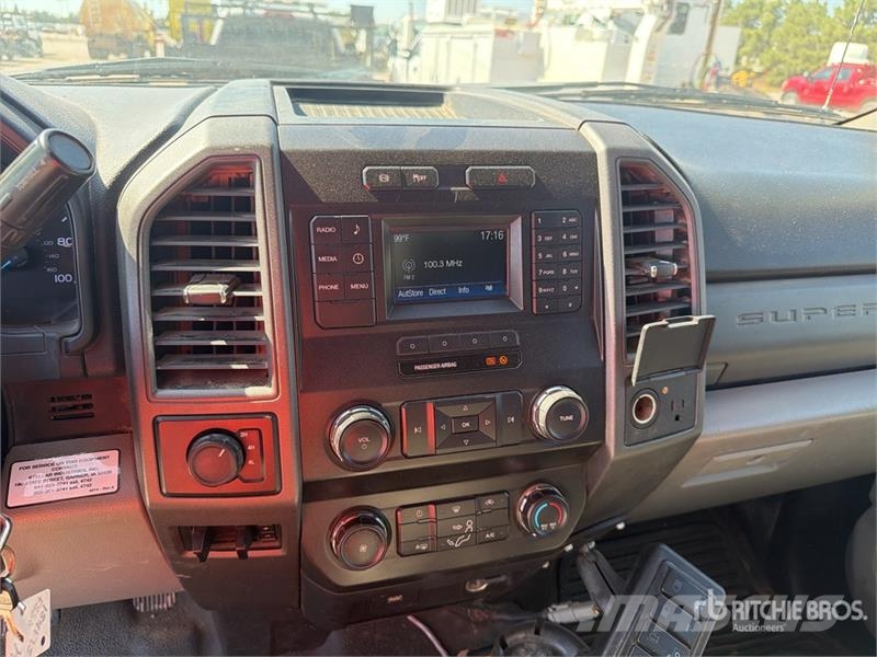 Ford F-550 4x4 Extended Cab Service Truck 시립/다목적 차량