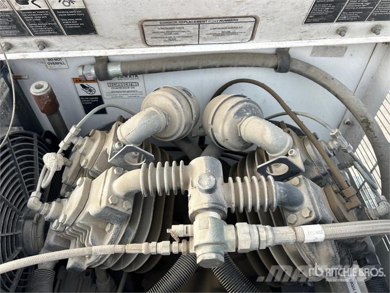 Ford F-550 4x4 Extended Cab Service Truck 시립/다목적 차량