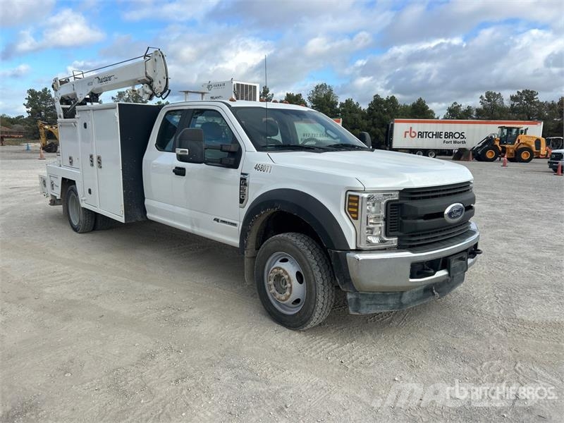 Ford F-550 4x4 Extended Cab Service Truck 시립/다목적 차량