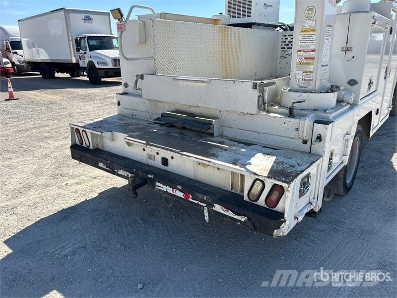 Ford F-550 4x4 Extended Cab Service Truck Vehículos municipales multiusos