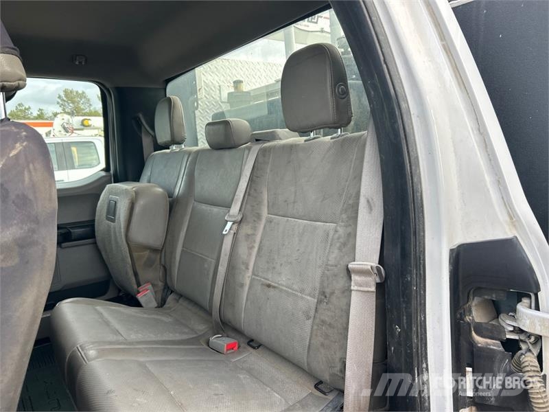 Ford F-550 4x4 Extended Cab Service Truck 시립/다목적 차량