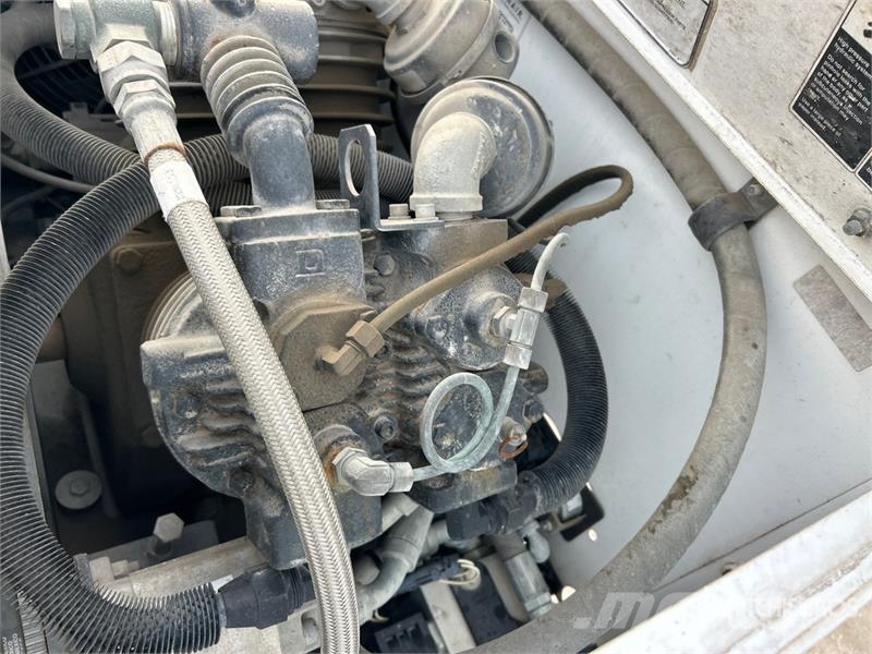 Ford F-550 4x4 Extended Cab Service Truck 시립/다목적 차량