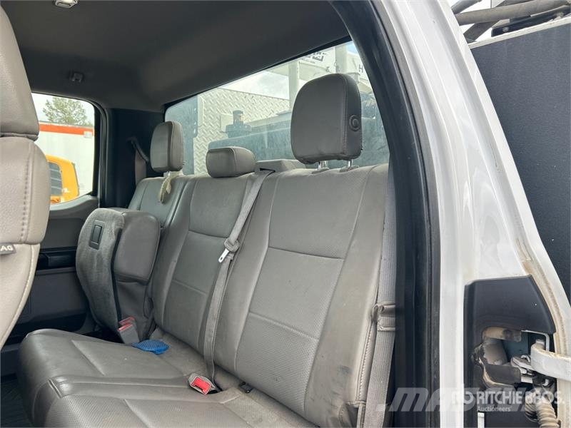 Ford F-550 4x4 Extended Cab Service Truck Vehículos municipales multiusos