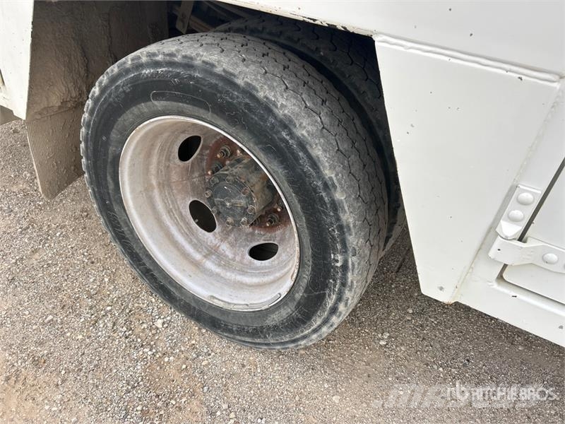 Ford F-550 4x4 Extended Cab Service Truck Vehículos municipales multiusos