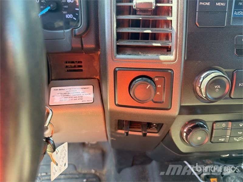 Ford F-550 4x4 Extended Cab Service Truck 시립/다목적 차량