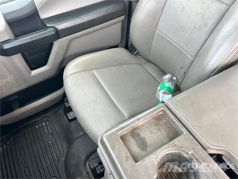 Ford F-550 4x4 Extended Cab Service Truck 시립/다목적 차량