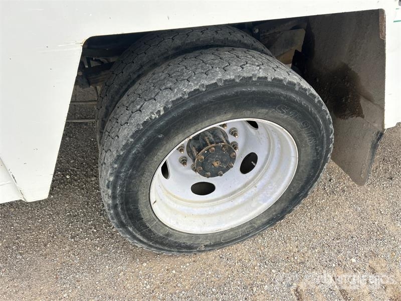 Ford F-550 4x4 Extended Cab Service Truck Vehículos municipales multiusos