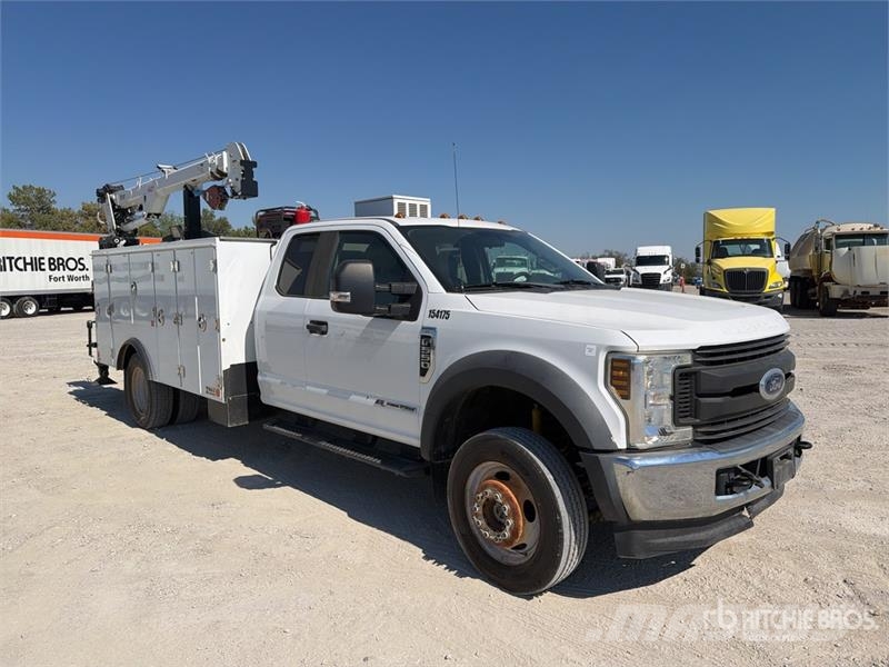 Ford F-550 4x4 Extended Cab Service Truck 시립/다목적 차량