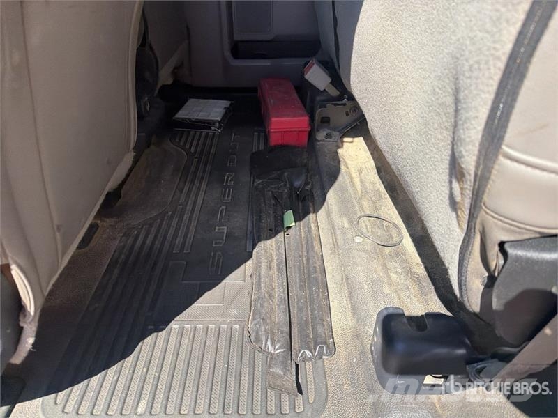 Ford F-550 4x4 Extended Cab Service Truck 시립/다목적 차량