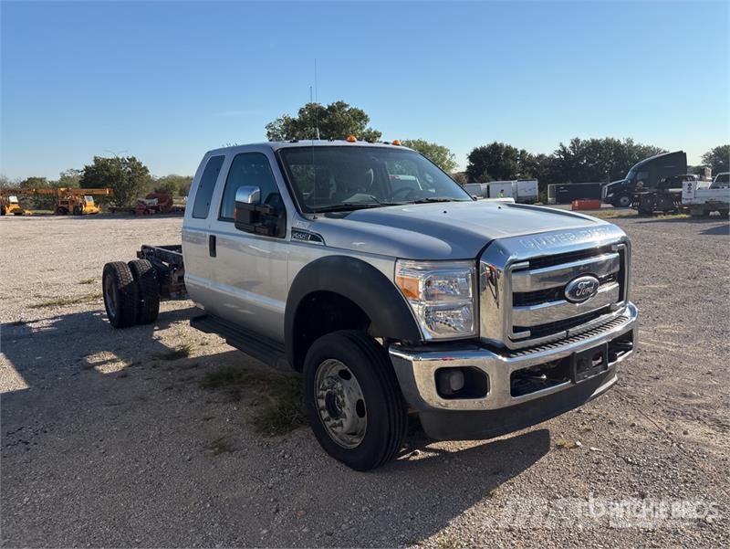 Ford F-550 4x4 Extended Cab Cab and Chassis (Inoperable 驾驶室与内部