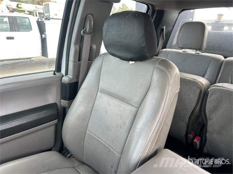 Ford F-550 4x4 Extended Cab Service Truck 시립/다목적 차량