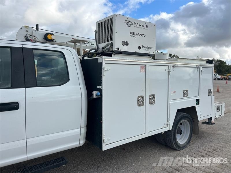 Ford F-550 4x4 Extended Cab Service Truck Vehículos municipales multiusos