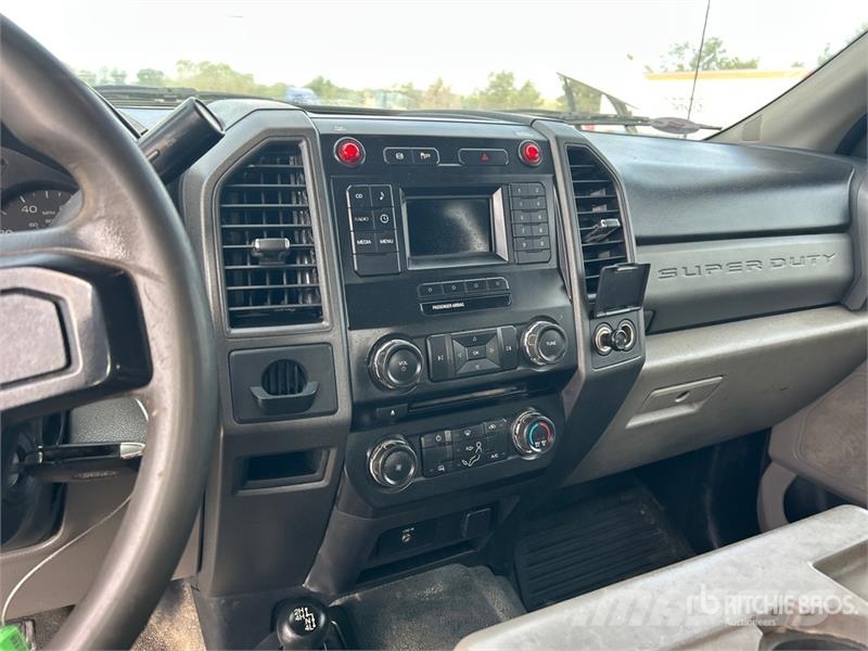 Ford F-550 4x4 Extended Cab Service Truck 시립/다목적 차량