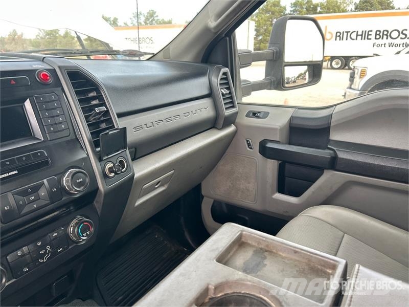 Ford F-550 4x4 Extended Cab Service Truck 시립/다목적 차량