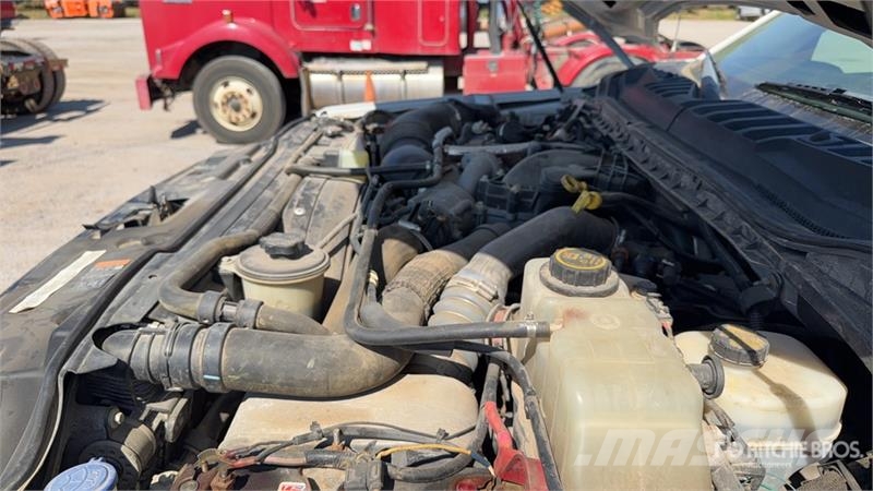 Ford F-550 4x4 Extended Cab Service Truck 시립/다목적 차량