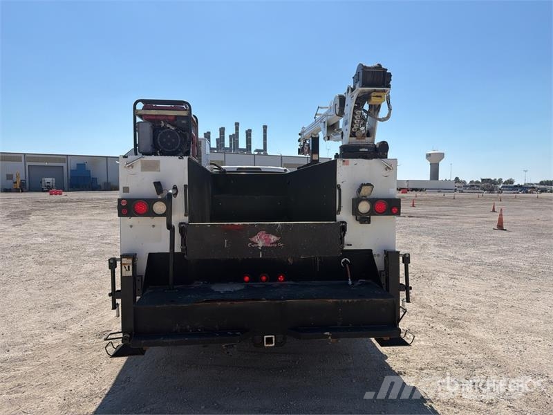 Ford F-550 4x4 Extended Cab Service Truck 시립/다목적 차량
