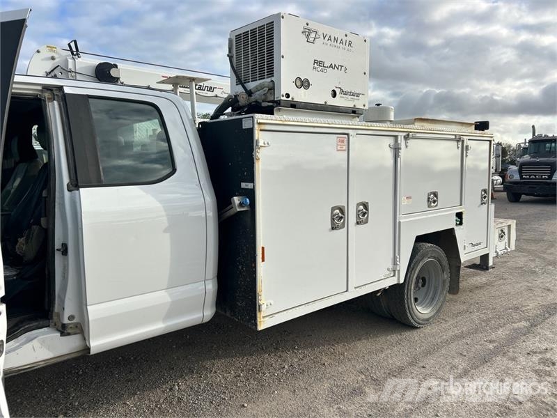 Ford F-550 4x4 Extended Cab Service Truck 시립/다목적 차량