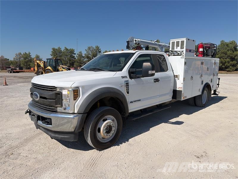 Ford F-550 4x4 Extended Cab Service Truck 시립/다목적 차량