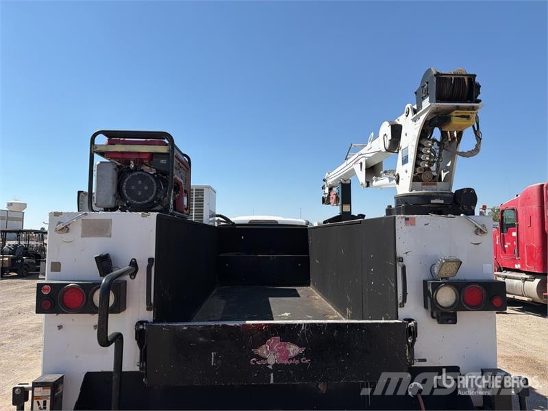 Ford F-550 4x4 Extended Cab Service Truck 시립/다목적 차량