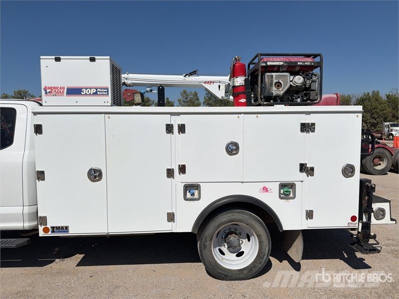 Ford F-550 4x4 Extended Cab Service Truck 시립/다목적 차량