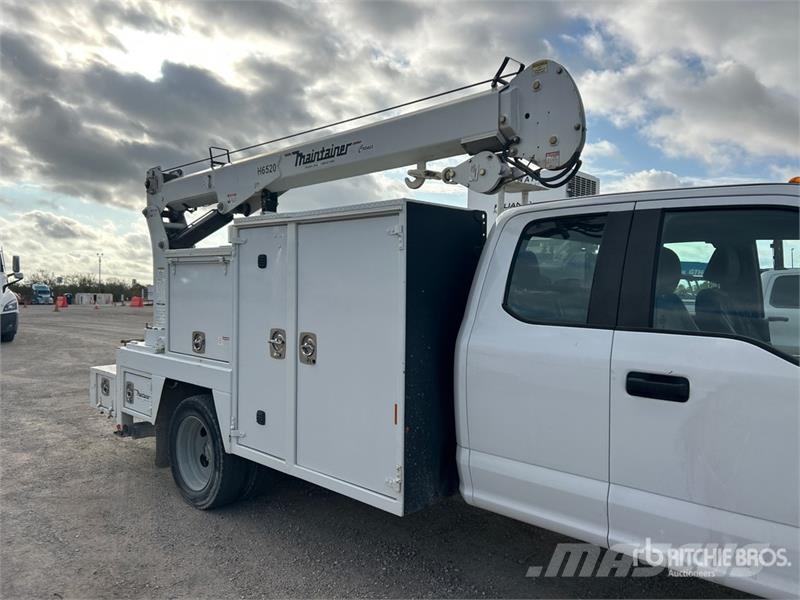 Ford F-550 4x4 Extended Cab Service Truck 시립/다목적 차량