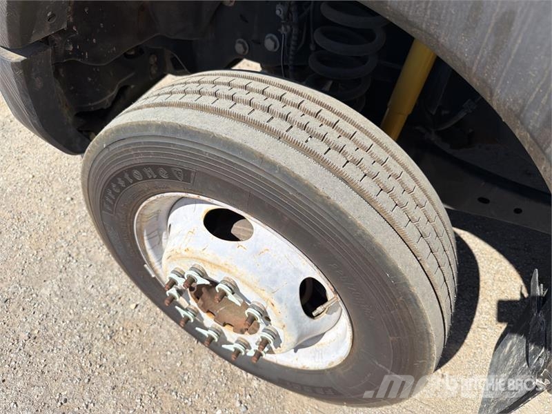 Ford F-550 4x4 Extended Cab Service Truck 시립/다목적 차량