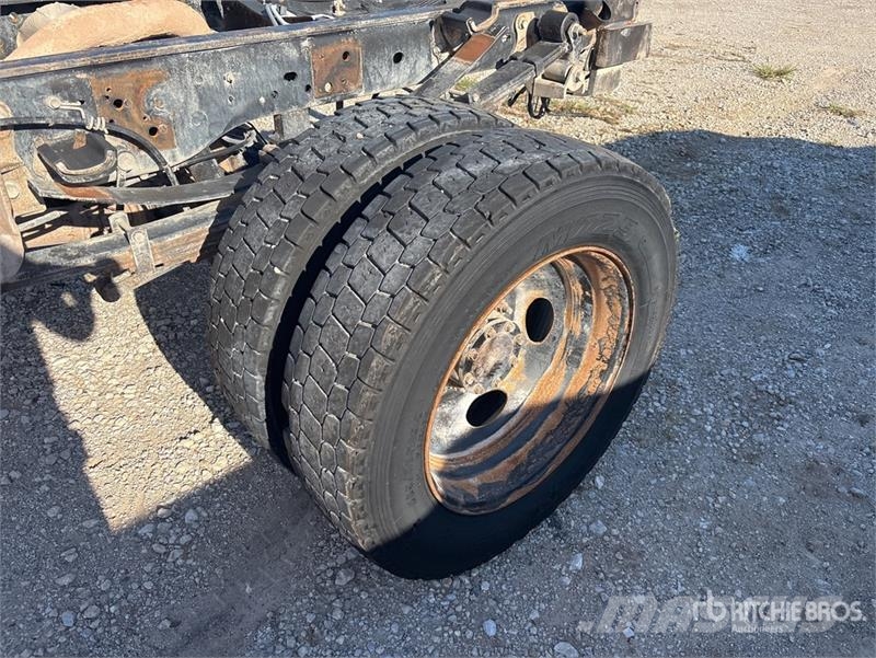 Ford F-550 4x4 Extended Cab Cab and Chassis (Inoperable 驾驶室与内部