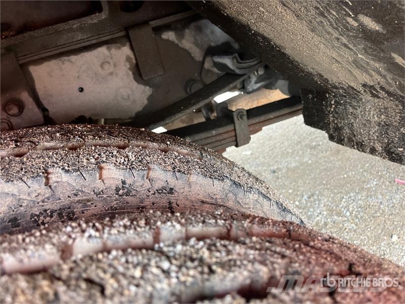Ford F-550 4x4 Lube Truck Camiones cisternas