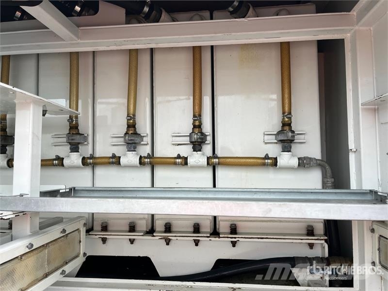 Ford F-550 4x4 Lube Truck Camiones cisternas