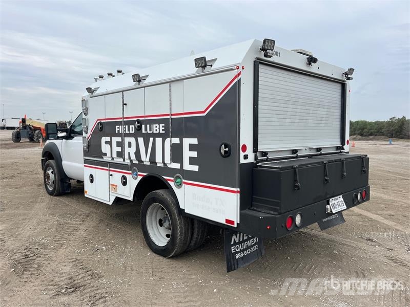 Ford F-550 4x4 Lube Truck Camiones cisternas