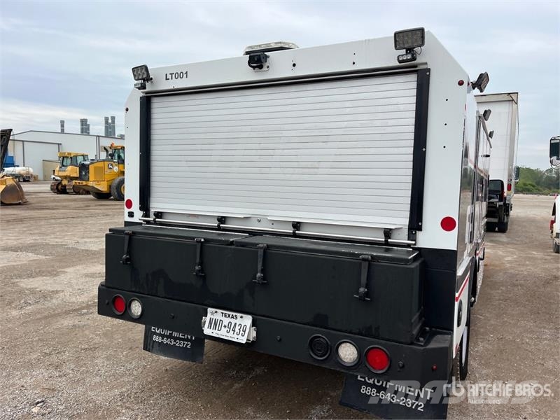 Ford F-550 4x4 Lube Truck Camiones cisternas