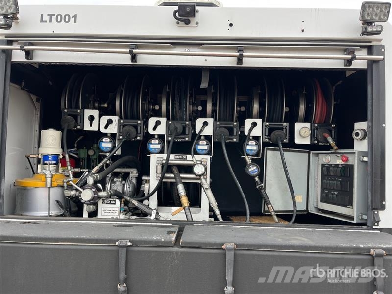 Ford F-550 4x4 Lube Truck Camiones cisternas