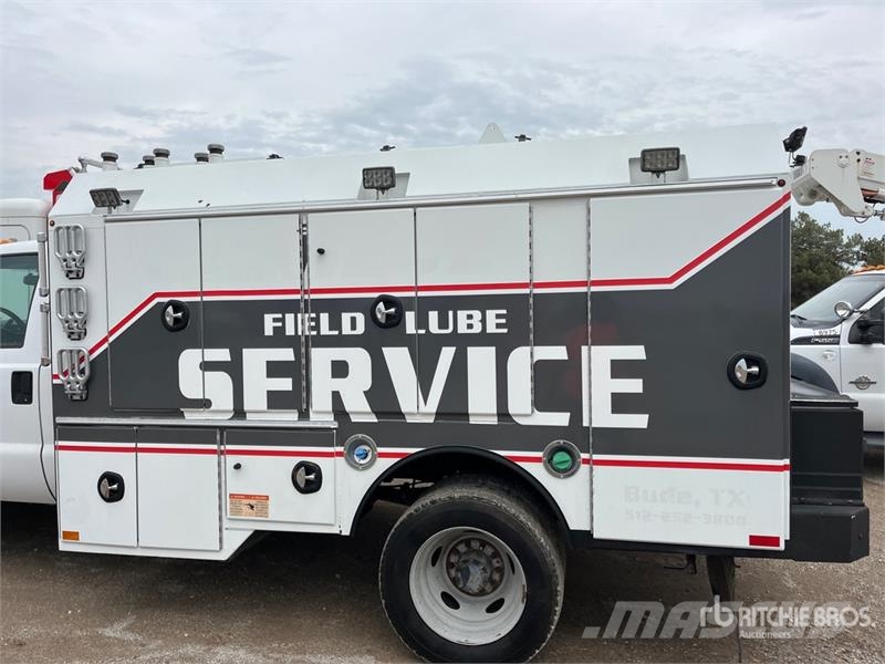 Ford F-550 4x4 Lube Truck Camiones cisternas