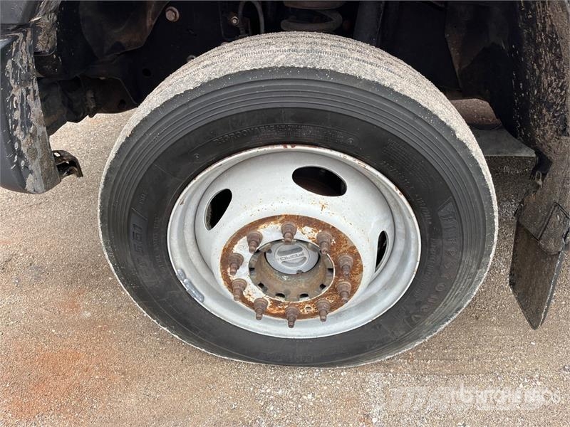Ford F-550 4x4 Lube Truck Camiones cisternas