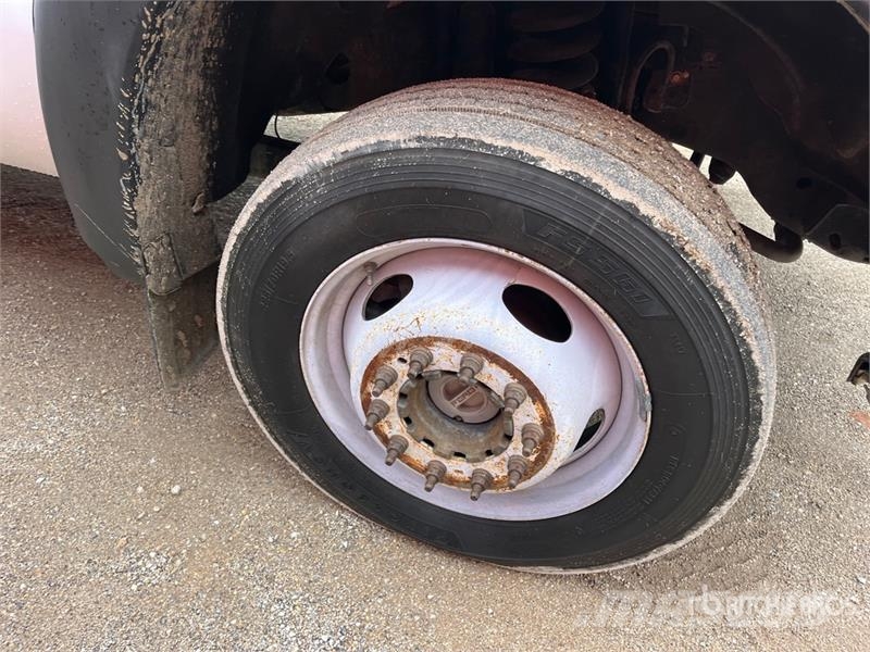 Ford F-550 4x4 Lube Truck Camiones cisternas