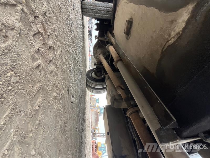 Ford F-550 4x4 Lube Truck Camiones cisternas