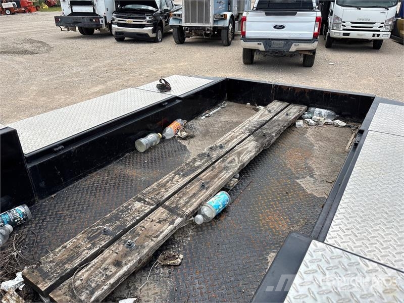 Ford F-550 Lariat 4x2 Crew Cab Utility Truck (Inoperabl Pikapai / Bortiniai sunkvežimiai