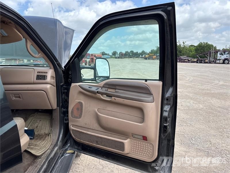 Ford F-550 Lariat 4x2 Crew Cab Utility Truck (Inoperabl Pikapai / Bortiniai sunkvežimiai
