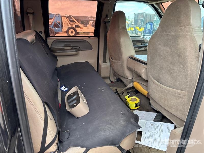 Ford F-550 Lariat 4x2 Crew Cab Utility Truck (Inoperabl Pikapai / Bortiniai sunkvežimiai