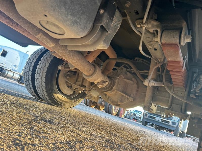 Ford F-550 Super Duty 4x2 Crew Cab Utility Truck Pickup/Pritschenwagen