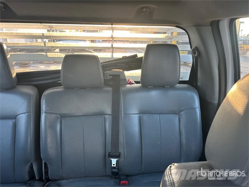 Ford F-550 Super Duty 4x2 Crew Cab Utility Truck Pickup/Pritschenwagen