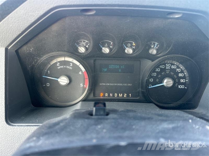 Ford F-550 Super Duty 4x2 Crew Cab Utility Truck Pickup/Pritschenwagen