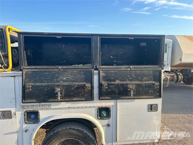 Ford F-550 Super Duty 4x2 Crew Cab Utility Truck Pickup/Pritschenwagen