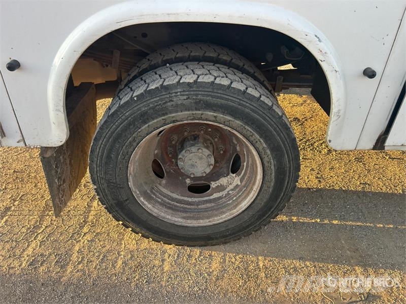 Ford F-550 Super Duty 4x2 Crew Cab Utility Truck Pickup/Pritschenwagen