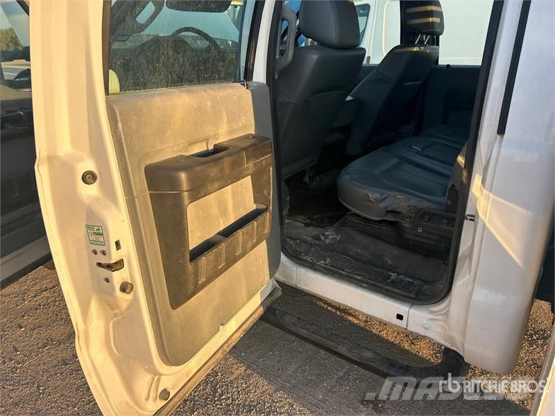 Ford F-550 Super Duty 4x2 Crew Cab Utility Truck Pickup/Pritschenwagen