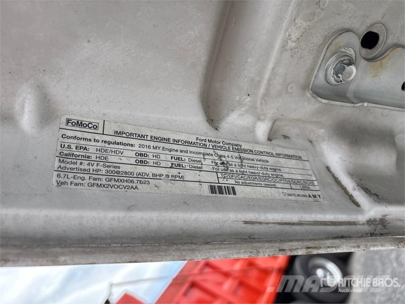 Ford F-550 XL 4x2 Cab and Chassis Cabins and interior
