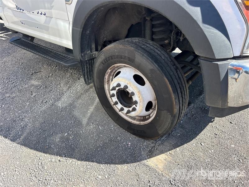 Ford F-550 XL 4x2 Cab and Chassis (Inoperable) Kabine i unutrašnjost