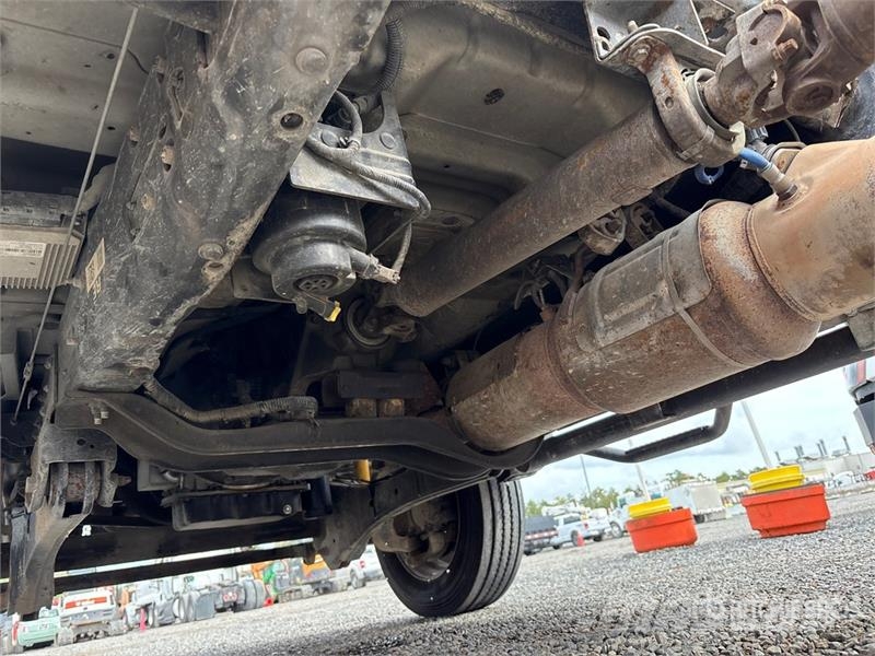 Ford F-550 XL 4x2 Cab and Chassis Cabins and interior