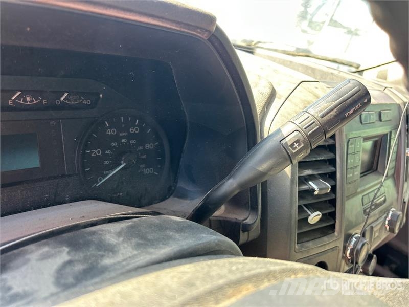 Ford F-550 XL 4x2 Cab and Chassis (Inoperable) Kabine i unutrašnjost